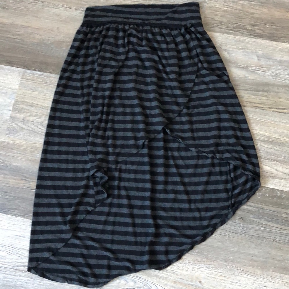3/$25 - Ardenes hi-low striped skirt